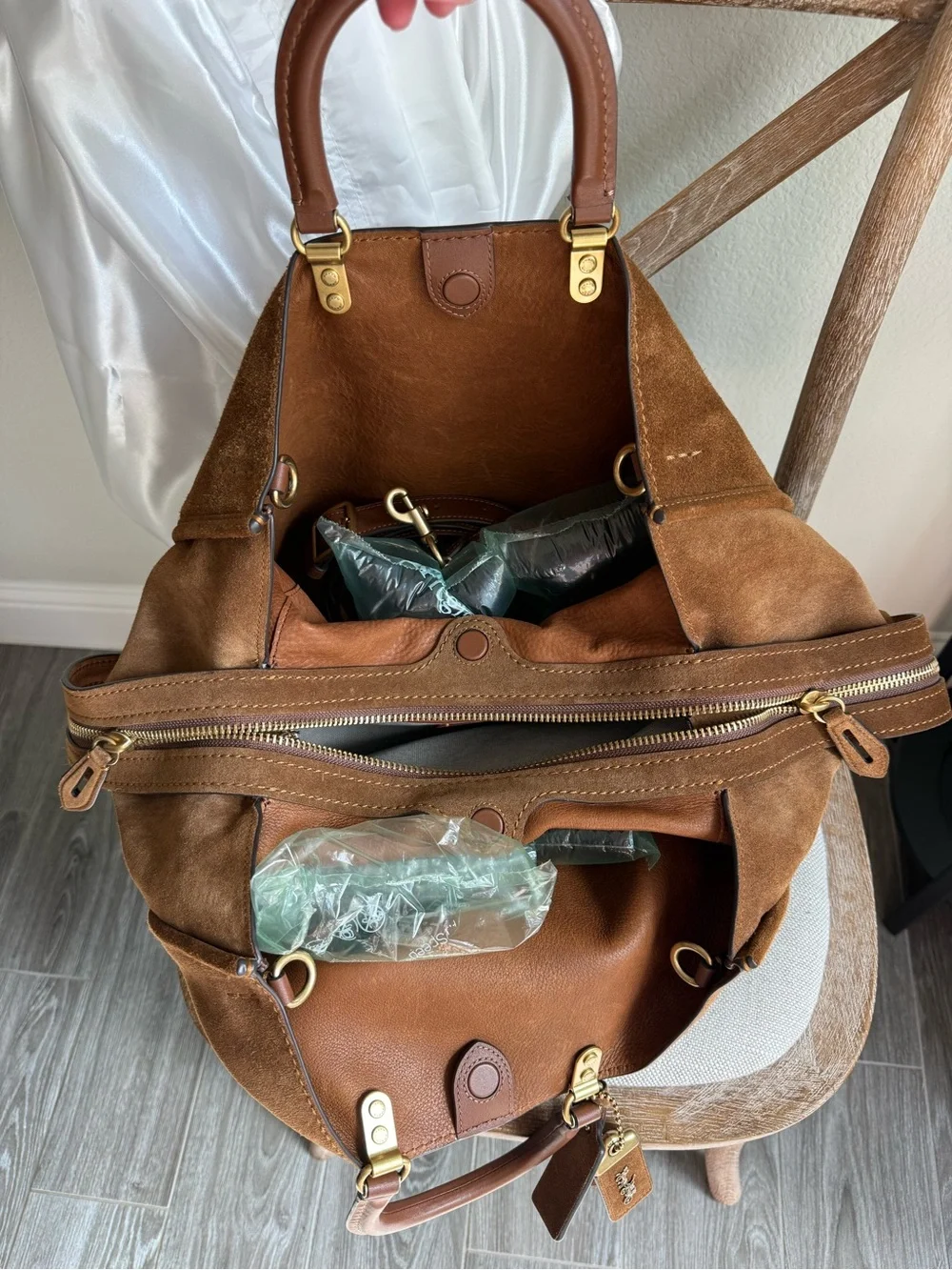 Coach suede rouge bag 40